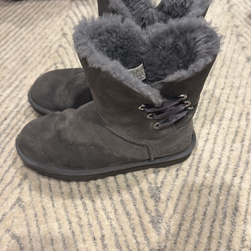 Uggs Size 8 - image 2